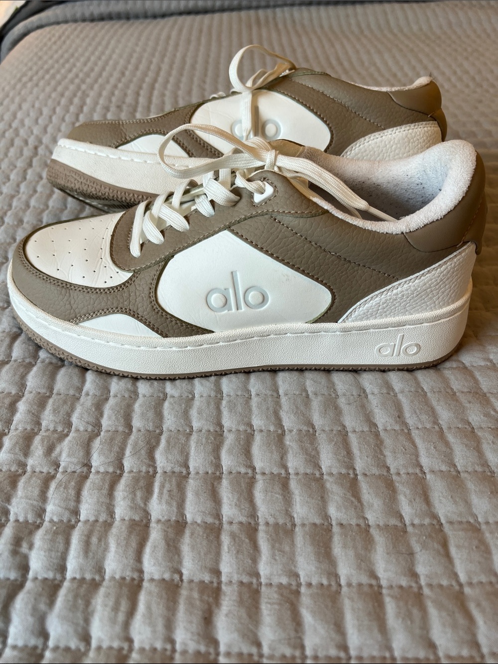 ALO Yoga Women's Low-Top Sneakers in White and Taupe